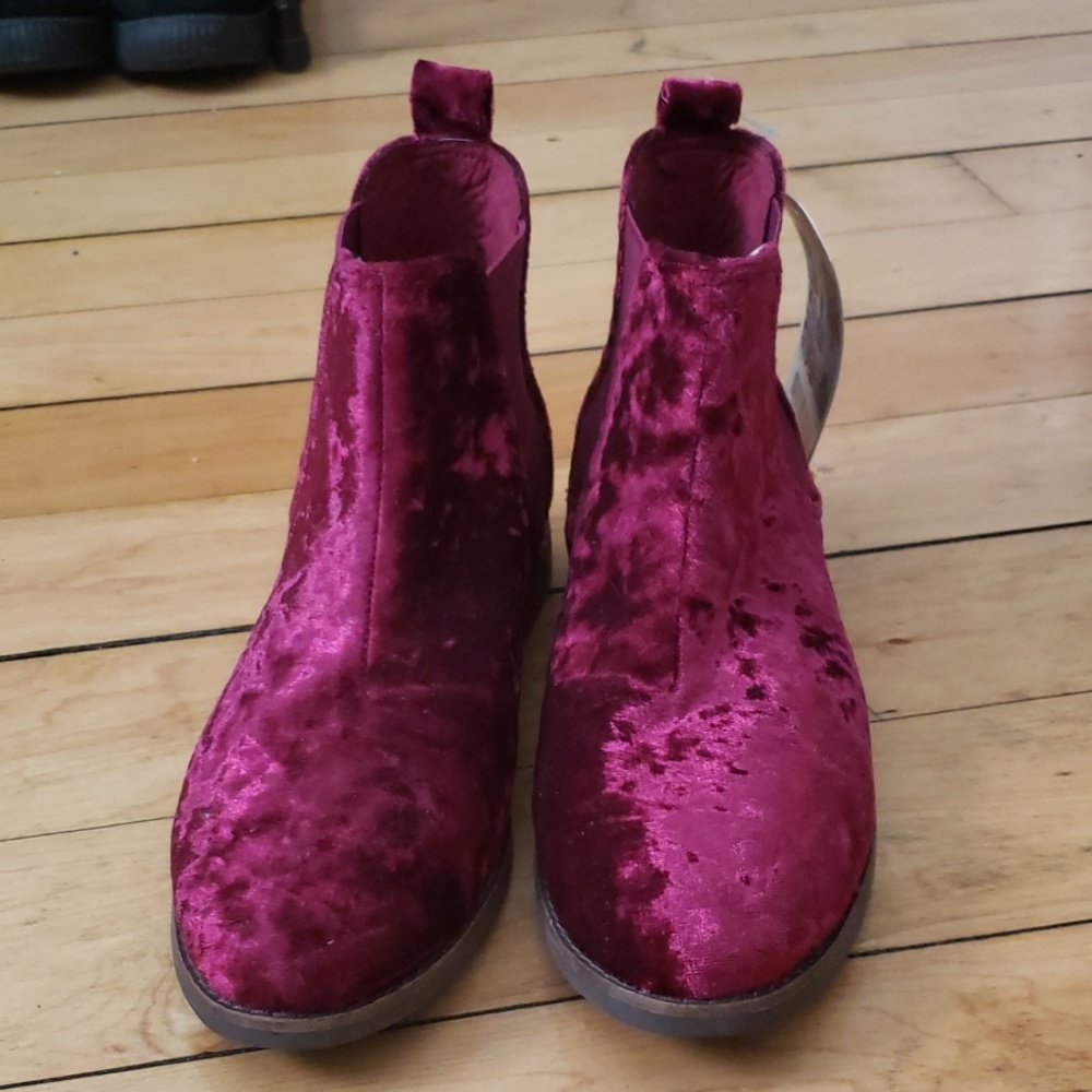 Toms